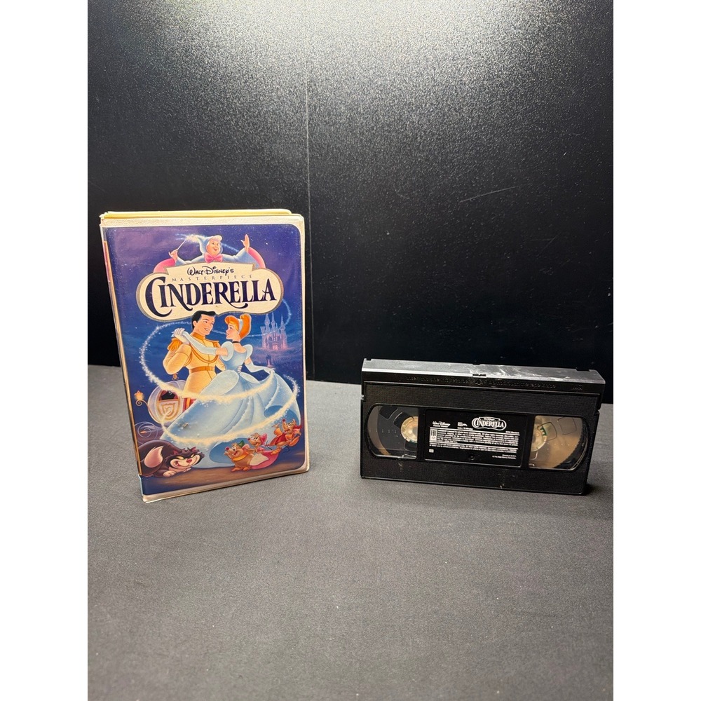 Disney Cinderella VHS Masterpiece Collection Clamshell Walt Disney Home Video